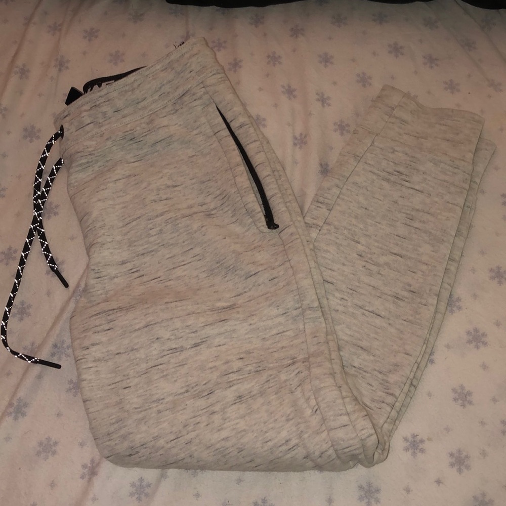 JOGGERS